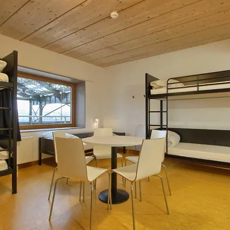 Hi Yves Robert * Parijs