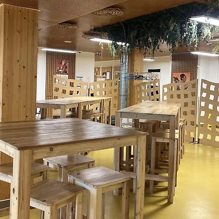 Hostel Hi Yves Robert