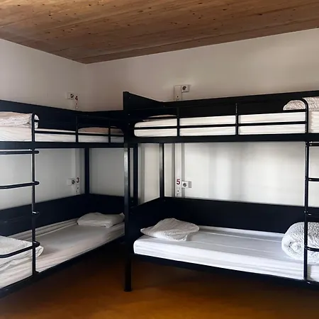 Hi Yves Robert Vandrerhjem