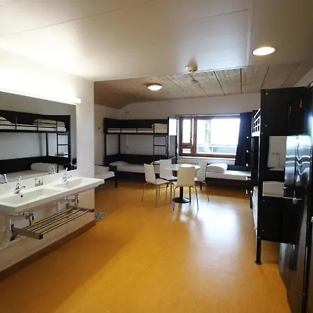 Hi Yves Robert Vandrerhjem *