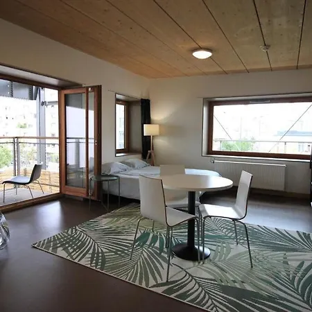 Hi Yves Robert ホステル