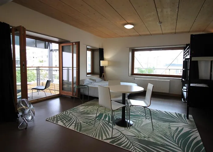 旅馆 Hi Yves Robert *