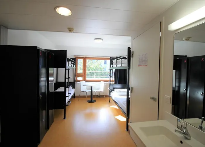 旅馆 Hi Yves Robert *