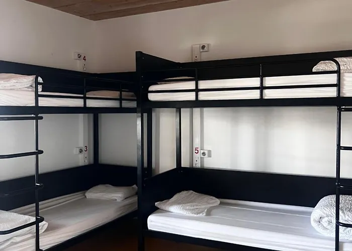 Hi Yves Robert 旅馆