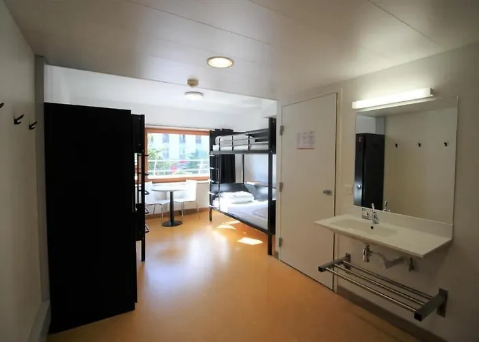 Hi Yves Robert 旅馆