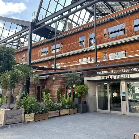 Hi Yves Robert Hostel Paris