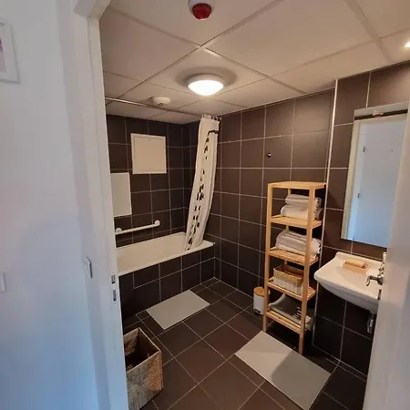 Hostel Hi Yves Robert